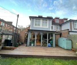 Millboard Decking
Antique Oak